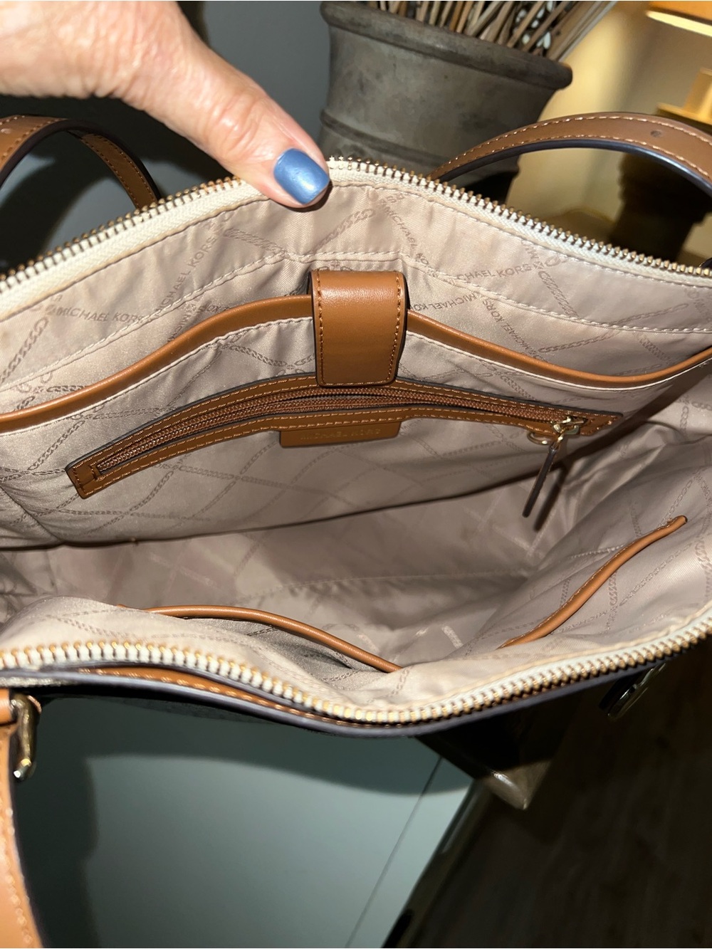 Michael Kors Beige Logo Tote with Brown Straps - Picture 3 of 14